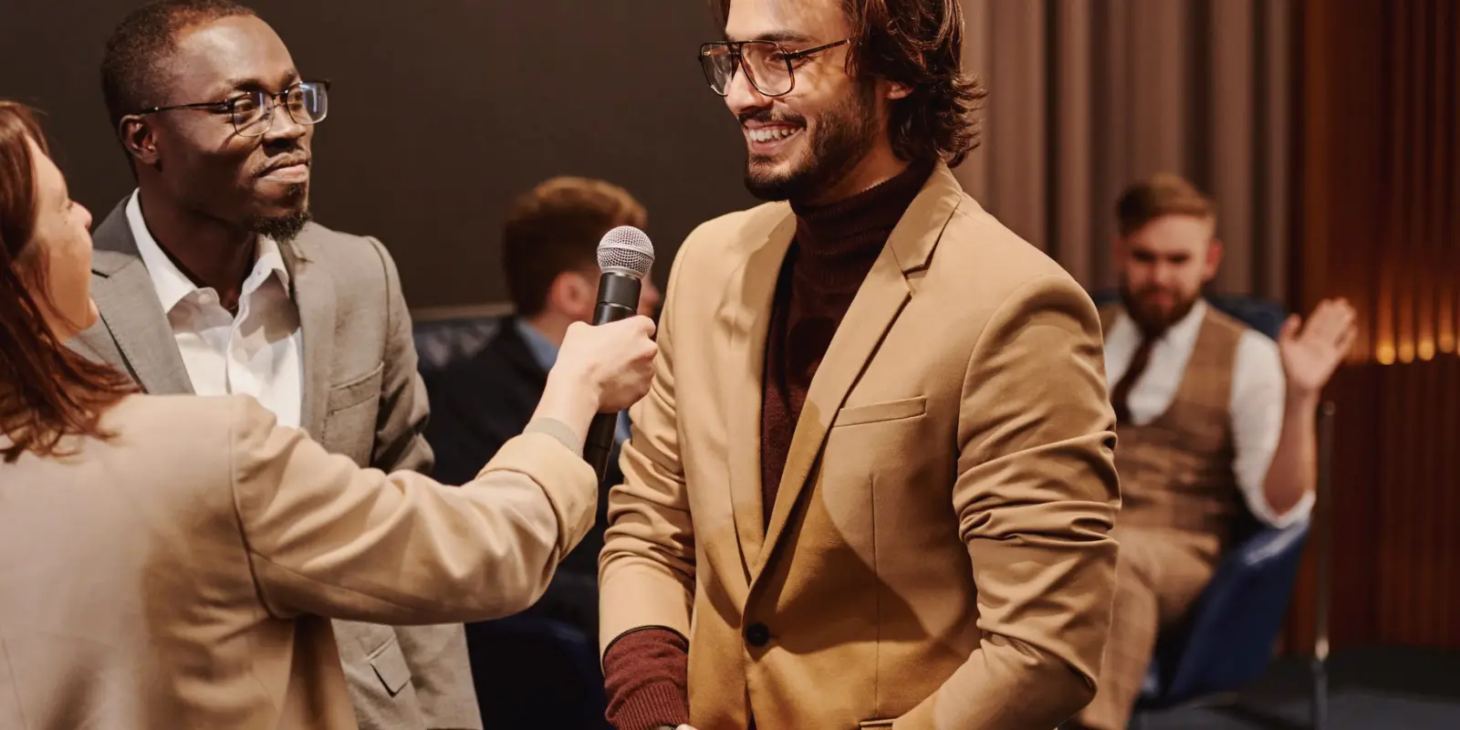 Kaj pomeni »odpiralno vprašanje« in zakaj ga intervju potrebuje